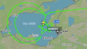 akinci iha iran gorevi donusunde gokyuzunde ay yildiz cizdi 8ksg cover.jpg