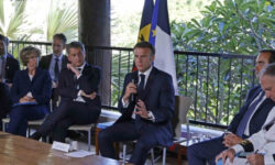 fransa cumhurbaskani macron yeni kaledonyada 9998