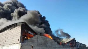 ugandada ev yangini 6 cocuk oldu qvsg