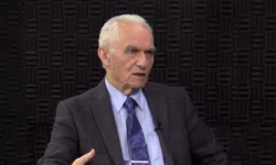 ak partinin ilk disisleri bakani yasar yakis yasamini yitirdi qrs1 cover.jpg