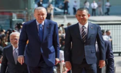 cumhurbaskani erdogan chp lideri ozgur ozeli kktcye davet etti mxbr cover.jpg
