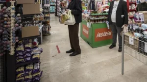 market v6jm cover hb5z cover.jpg