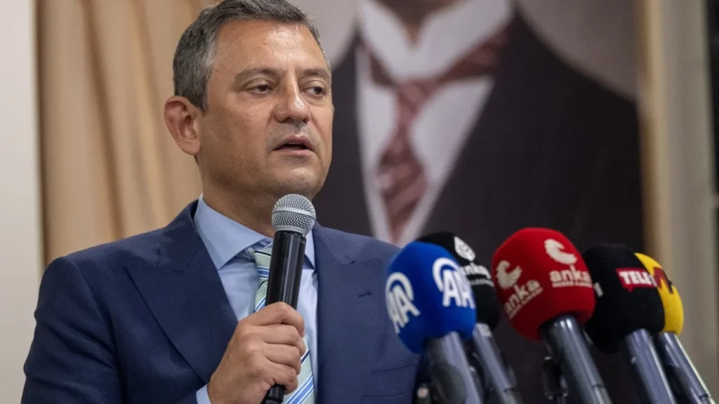 ozgur ozelden erdogana yumusama yaniti sd8g cover.jpg