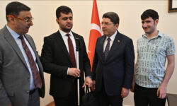 Adalet Bakani Tunc gorme engelli ilk hakim adayi Kilic ile gorustu