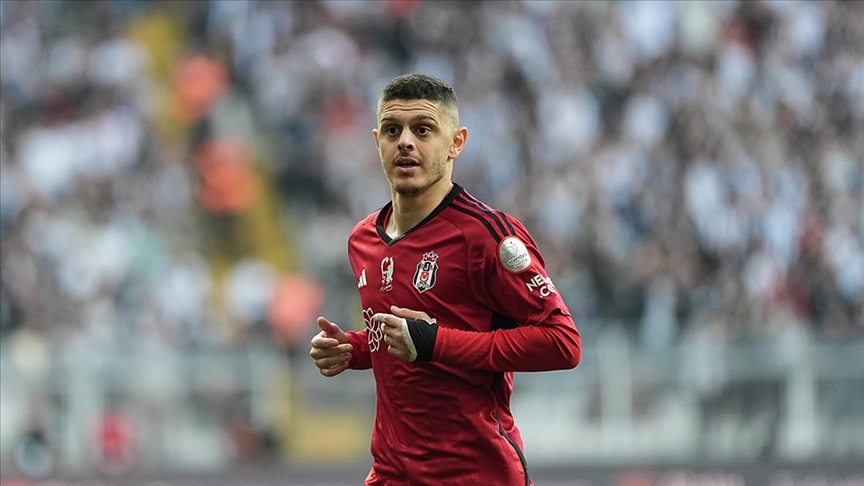 Besiktasli futbolcu Milot Rashica Gazzelilerin acisini anliyor