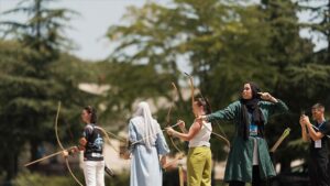 Bosna Hersek te Mostar Okculuk Yarismasi duzenlendi