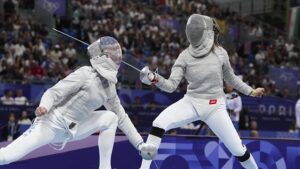 Eskrimde milli sporcu Nisanur Erbil ABD li rakibini yenerek son 16 turuna yukseldi