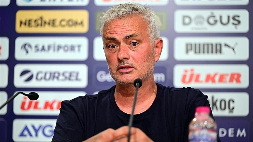 Fenerbahce Teknik Direktoru Mourinho Taraftarin yaratacagi atmosferi merak ediyorum