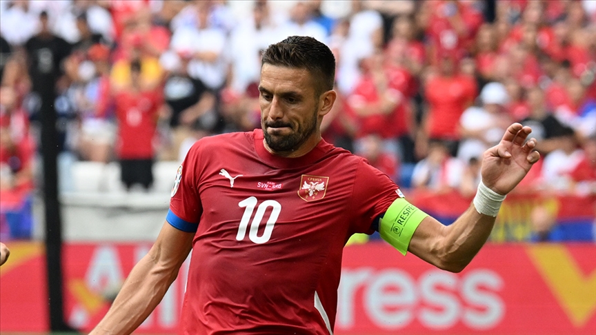 Fenerbahceli futbolcu Dusan Tadic Sirbistan Milli Takimi ni birakti