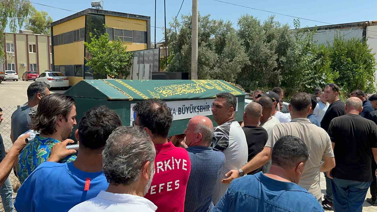 Futbol antrenoru Samet ozcan hali saha maci sonrasi fenalasip hayatini kaybetti