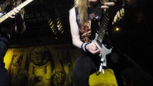 Iron Maiden in vokalisti Bruce Dickinson istanbul da konser verecek