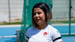 Para milli atlet Busra Tokyo da kacirdigi madalyayi Paris 2024 te almak istiyor