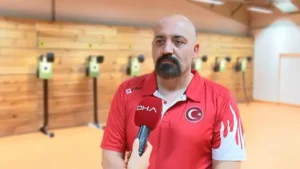 Turkiyenin ilk paralimpik olimpiyat madalyali sporcusu korhan yamac