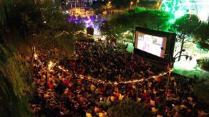 akasya acik hava sinemasi basliyor