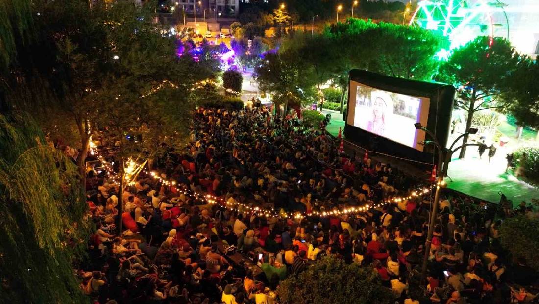 akasya acik hava sinemasi basliyor