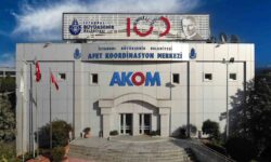 akom