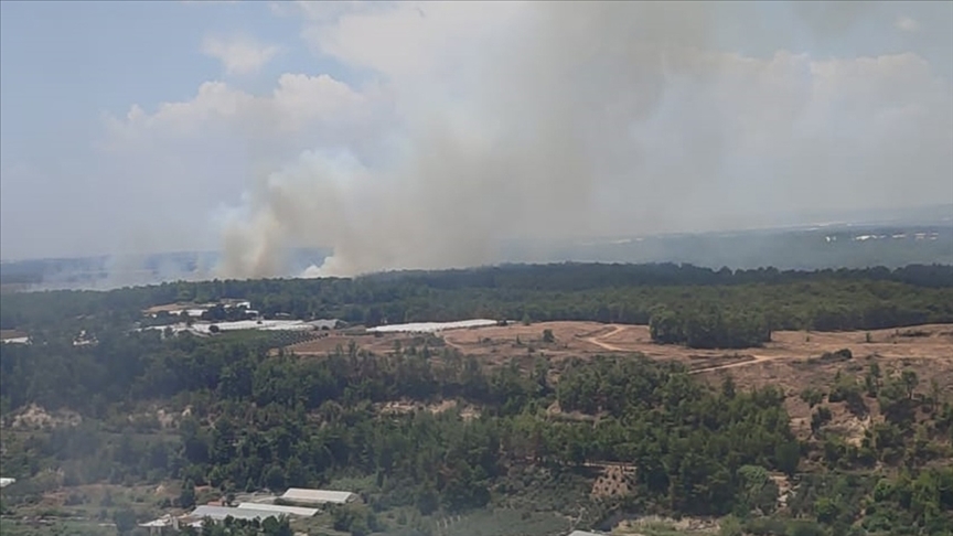 antalya da yangin kontrol altina alindi