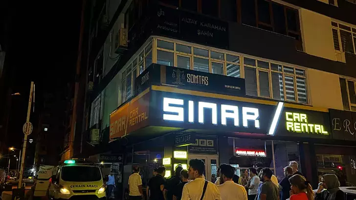 avukat basindan vuruldu