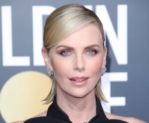 charlize theron 2019 golden globe awards red carpet 11 e1721123791207