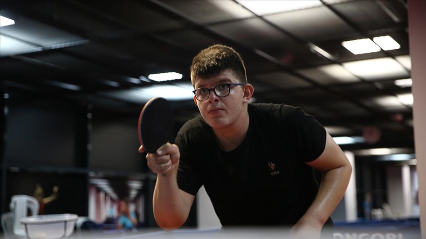 engelli sporcu yigit masa tenisinde milli takima girebilmek icin raket salliyor