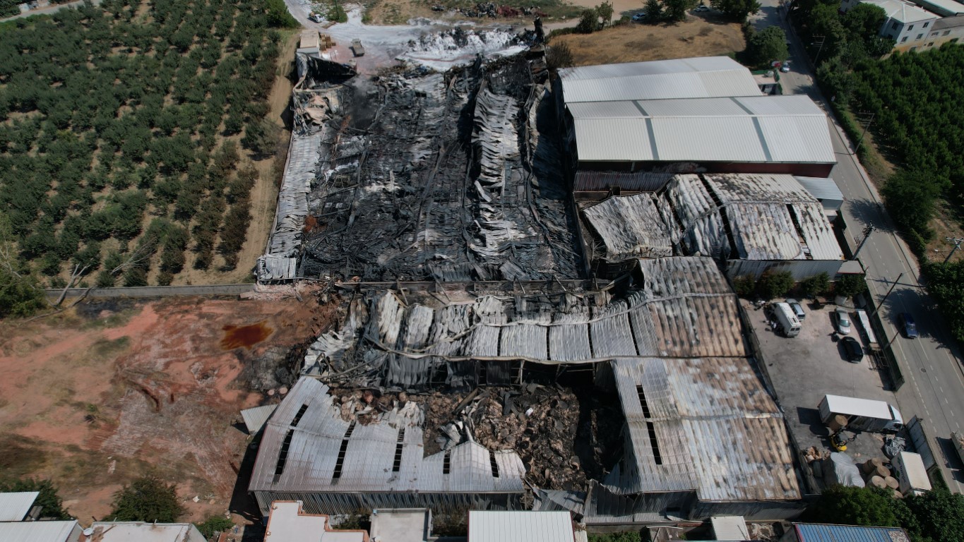 hurdalar milyonluk fabrikalari kule cevirdi