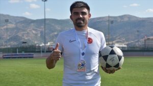 isitme engelli futbolcu emre kilinc kar camur yagmur sicak demeden her zaman antrenmanlara devam ettim