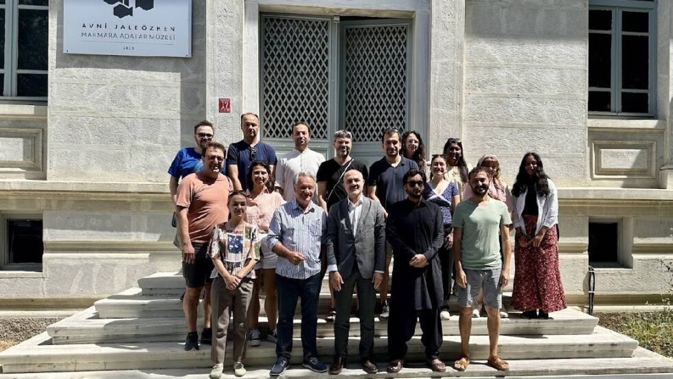 kurulus mitlerine belgesel yolculugu