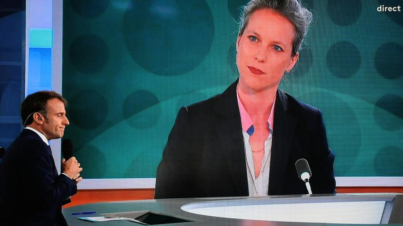 lucie castets 2259591 1