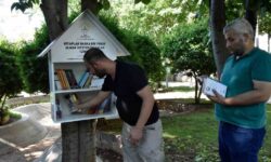 parklarda mini kitapliklar kuruldu