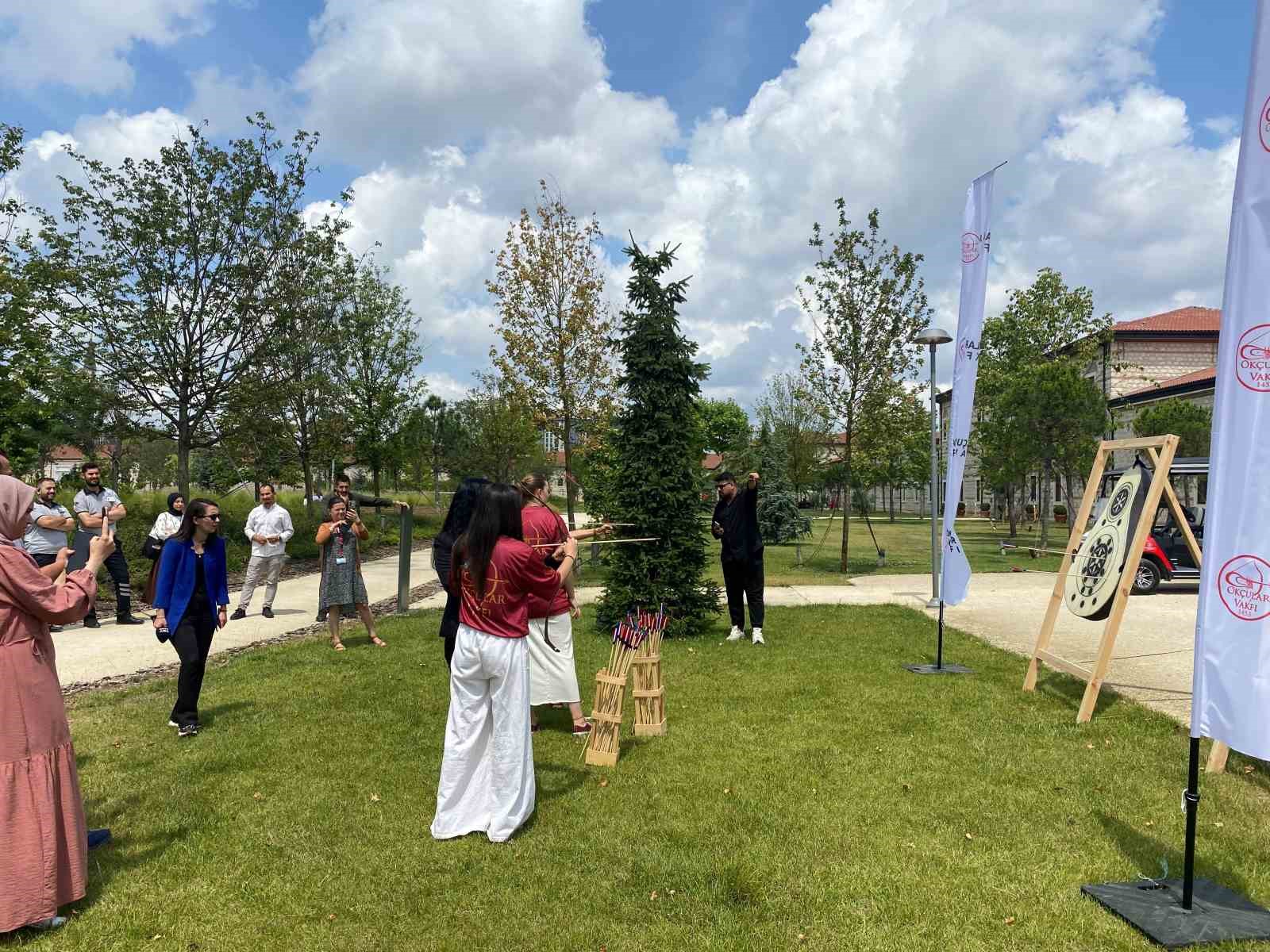 rami kutuphanesinde turk islam okculugu yazma eser sergiisi acildi