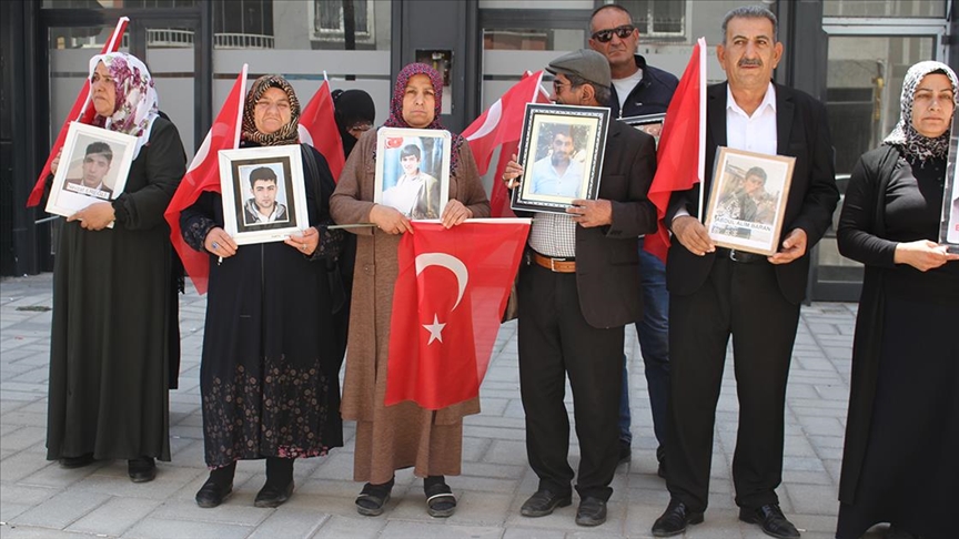 thumbs b c 16c969f2ebd5ab6d74ceeb4ef192aa8c