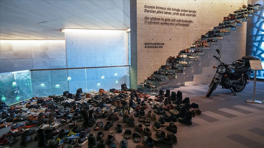 thumbs b c 3fca288f59e1634fed9b2a8a4497e36d