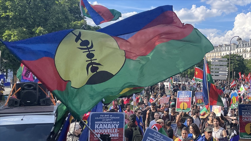 thumbs b c 5e587828e9ae0a8a64dc388489c2f637