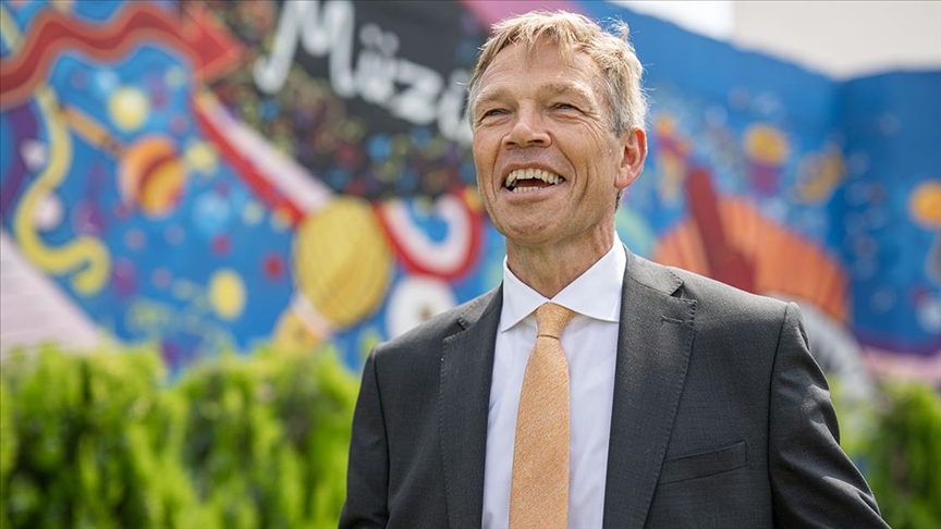 thumbs b c 671e40bb9e736649af8c678bccbf21fd