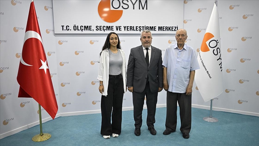 thumbs b c 6accd4c93c38e536bc975733d4691dcd