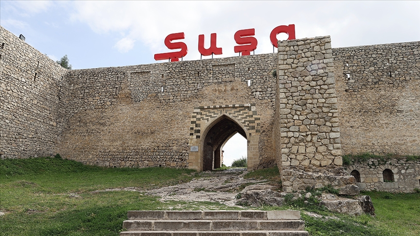 thumbs b c a1c9a140f360ea45b6d5898fcf0bb151