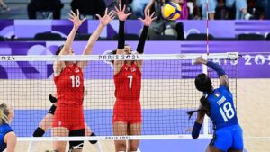 A Milli Kadin Voleybol Takimi Olimpiyat Oyunlari yari finalinde italya ya yenildi
