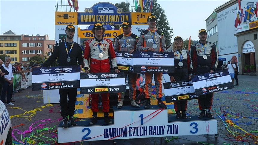 Avrupa Ralli sampiyonasi nda Turk sporculardan cifte podyum