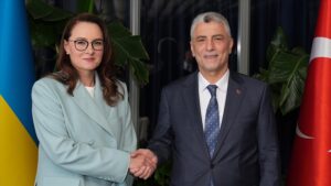 Bakan Bolat Ukrayna Birinci Basbakan Yardimcisi Sviridenko ile gorustu