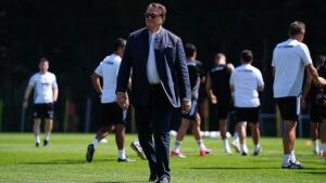 Besiktas Baskani Hasan Arat tan Bogazin efendisi benzetmesi