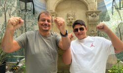 Ergin Ataman ile oglu Sarp Ataman in futbol rekabeti