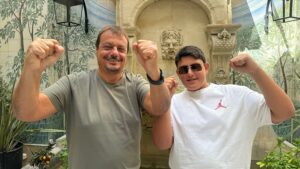 Ergin Ataman ile oglu Sarp Ataman in futbol rekabeti