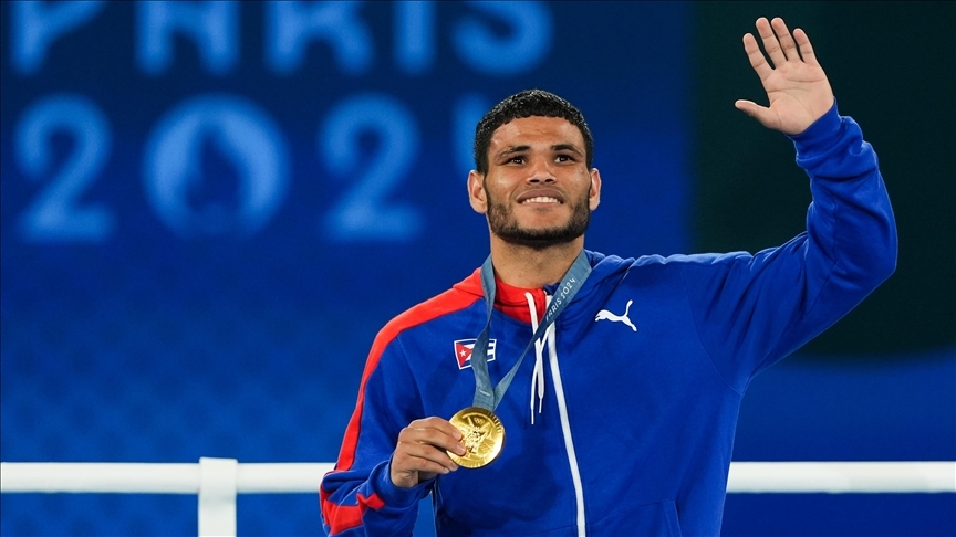 Erkekler boks 63 5 kiloda Kubali Erislandy Alvarez Borges altin madalya kazandi