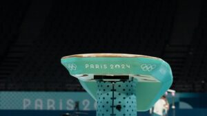 Filipinli Carlos Edriel Yulo Olimpiyat Oyunlari nda artistik cimnastikte altin madalya kazandi