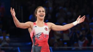 Milli guresci Buse Tosun cavusoglu nun Paris 2024 te madalya gururu Turk kadinin gucunu burada gosterdim