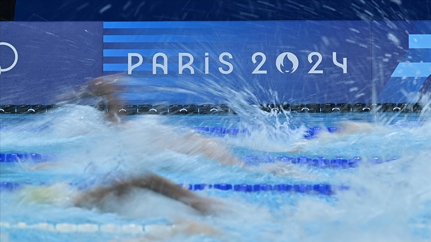 Olimpiyat Oyunlari nda yuzmede erkekler 4x100 metre karisik bayrak yarisinda altin madalyayi cin kazandi