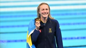 Son dunya rekortmeni isvecli Sarah Sjoestroem Olimpiyat Oyunlari nda 100 metre serbestte altin madalya kazandi