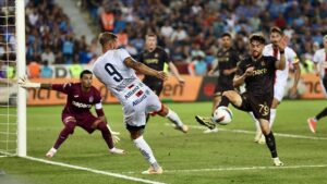 Trabzonspor sahasinda Rapid Wien e yenildi