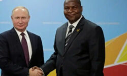 Vladimir Poutine et Faustin Archange Touadera