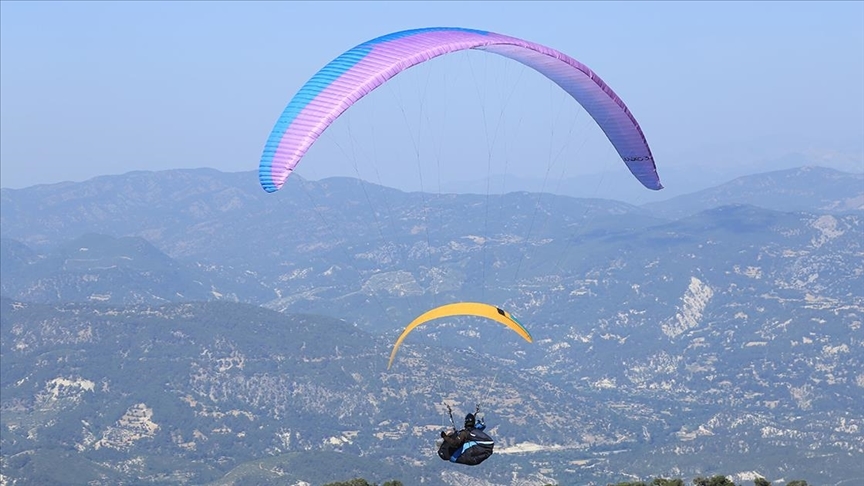 Yamac Parasutu Dunya Kupasi Denizli de devam ediyor